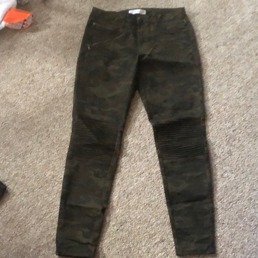 Zara camouflage skinny pants